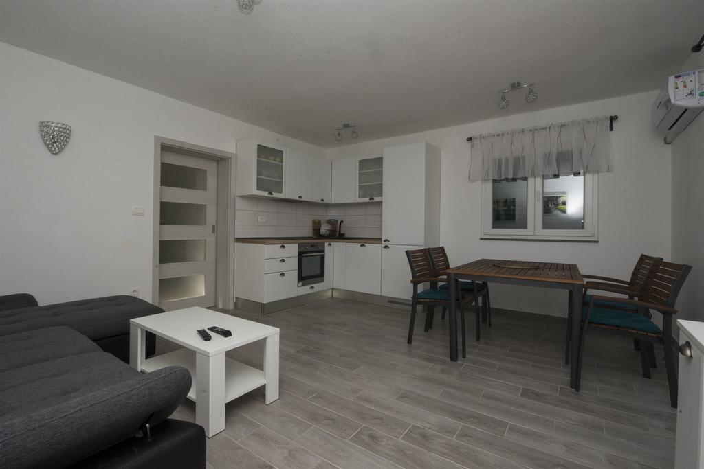 Apartment Jure Slatine Exterior foto